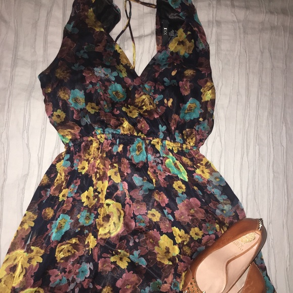 Forever 21 floral mini - Picture 1 of 2